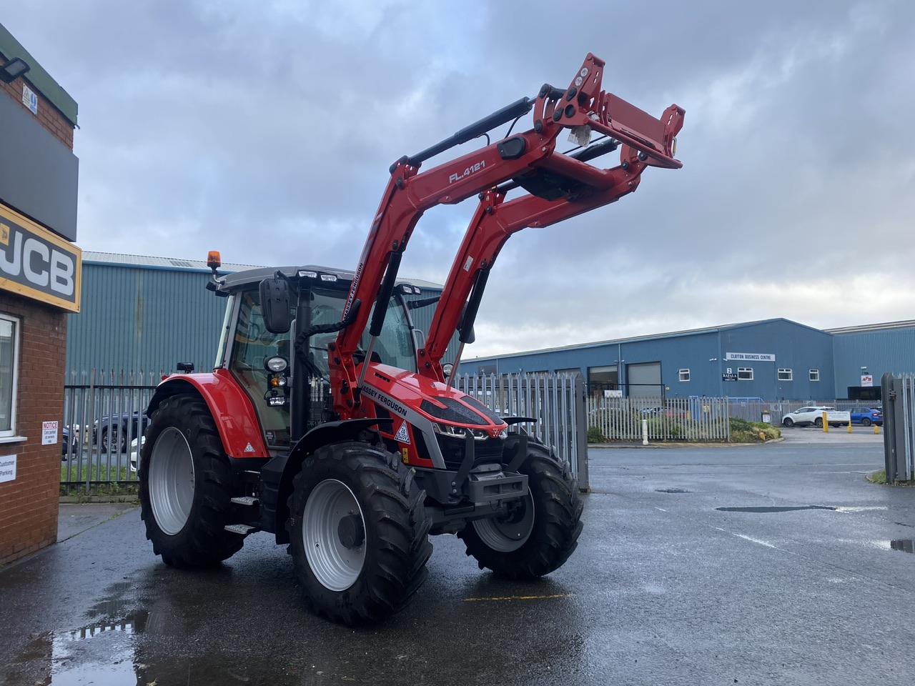 Massey Ferguson 5S.115 Essential c/w loader – Clarke & Pulman